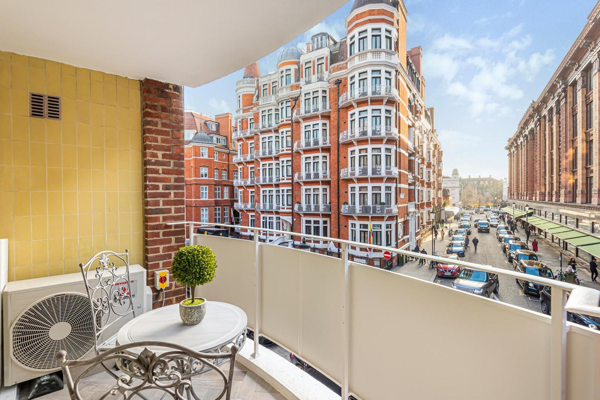 Luxury Living In Knightsbridge Balcony Views Of Harrods, 2Br2Ba With Ac Apartment London Exterior photo